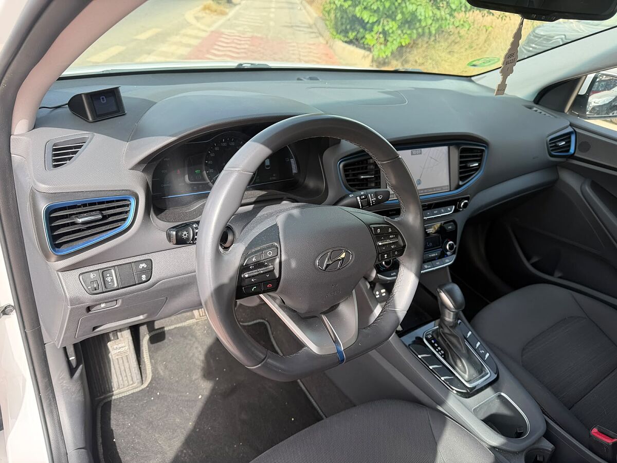 HYUNDAI IONIQ COMFORT 1.6 HEV AUTO SPANISH LHD IN SPAIN 60000 MILES SUPERB 2017